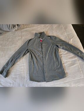 Gray Button-Up Long Sleeve Shirt